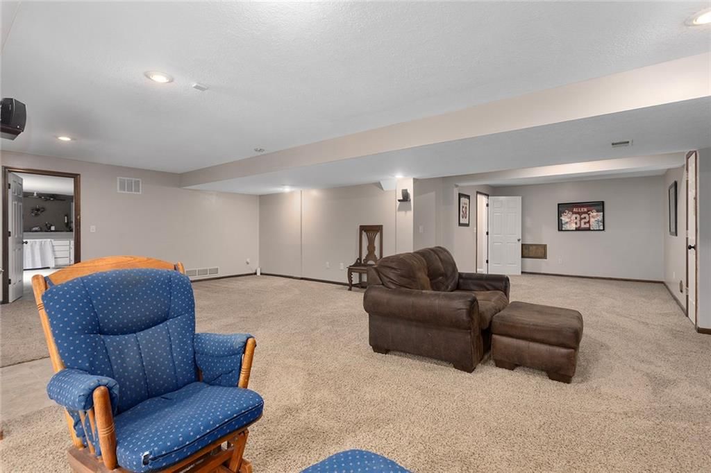 5501 NE OAKS RIDGE Lane — photo 41