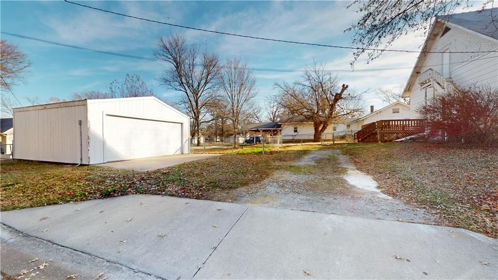 728 W Hunter Street — photo 4