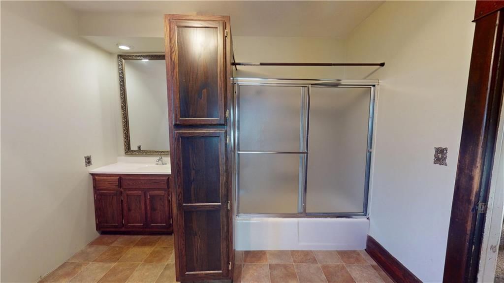 728 W Hunter Street — photo 15