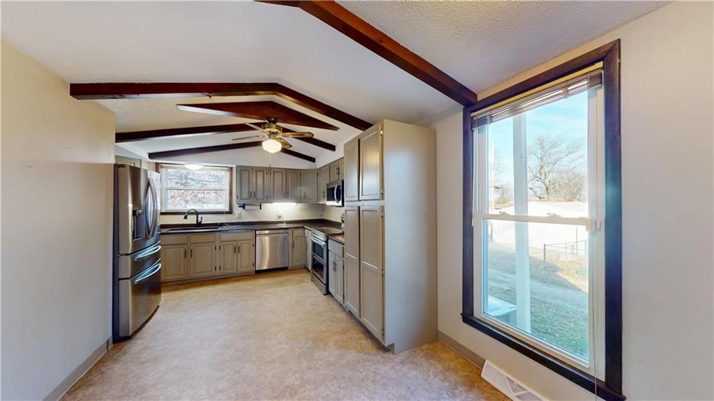 728 W Hunter Street — photo 18