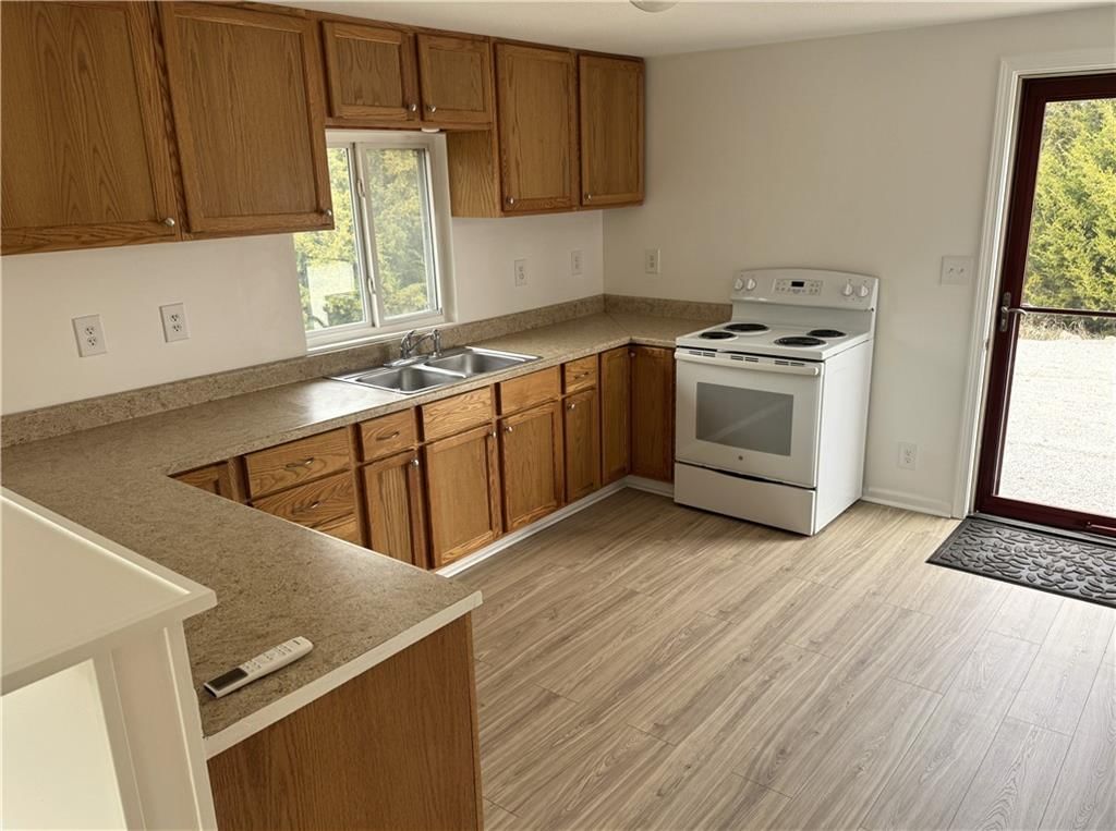 62 Maple Drive — photo 4