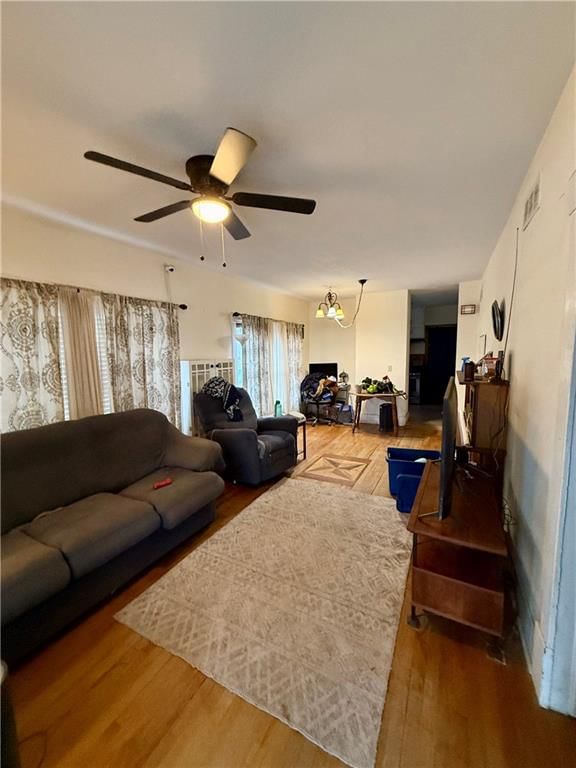 210 E 21st Street — photo 3
