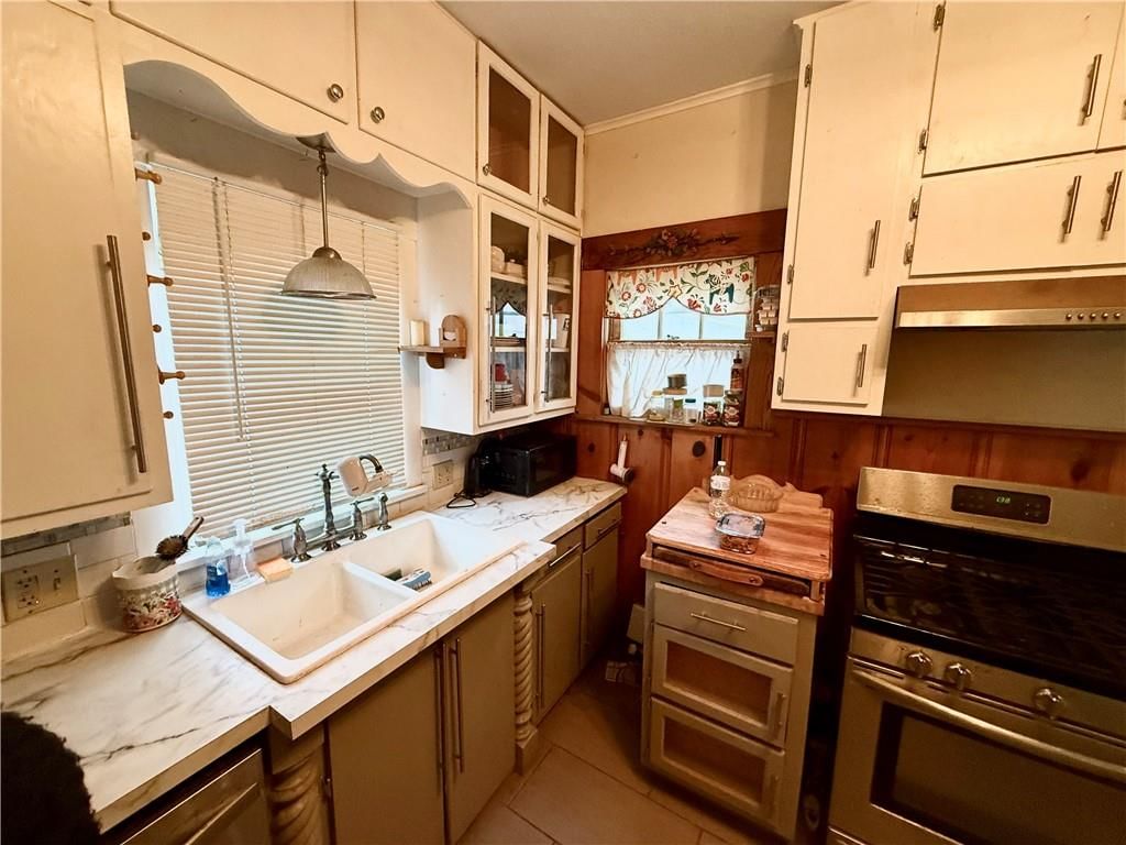 210 E 21st Street — photo 5