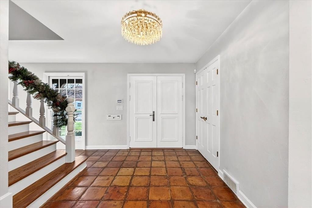 2504 W 70th Terrace — photo 6
