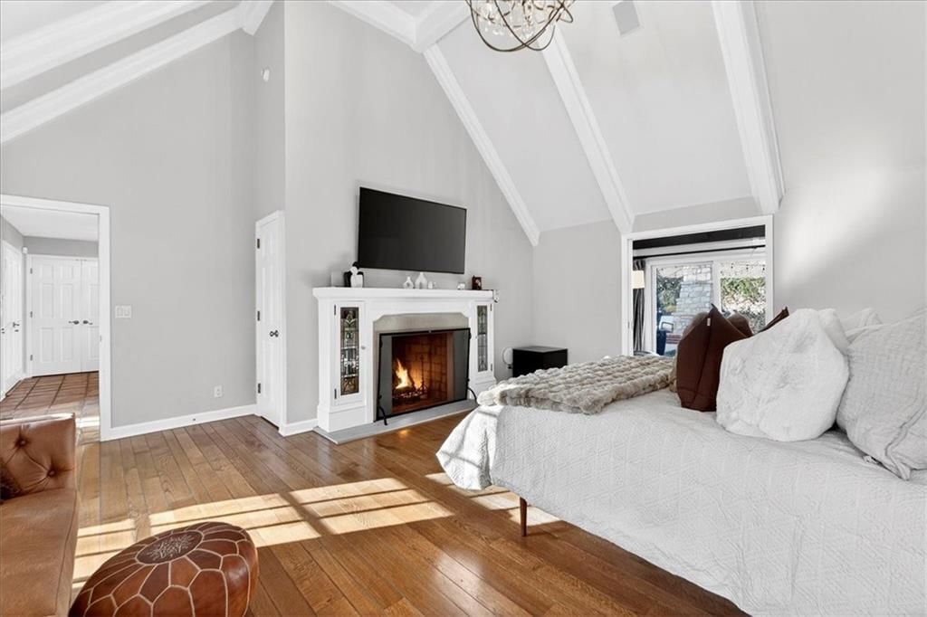 2504 W 70th Terrace — photo 9
