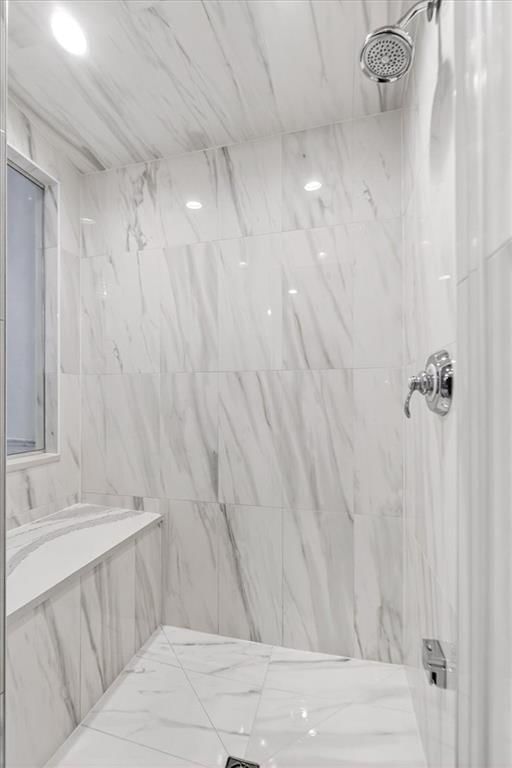 2504 W 70th Terrace — photo 16