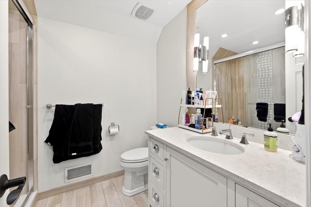 2504 W 70th Terrace — photo 38