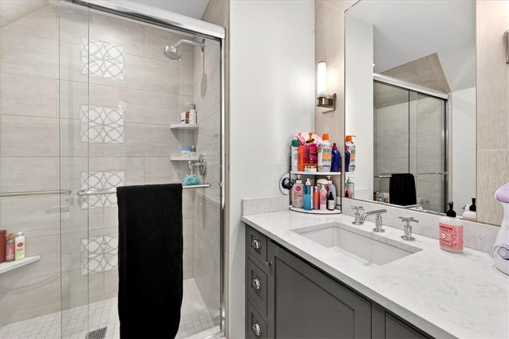 2504 W 70th Terrace — photo 44