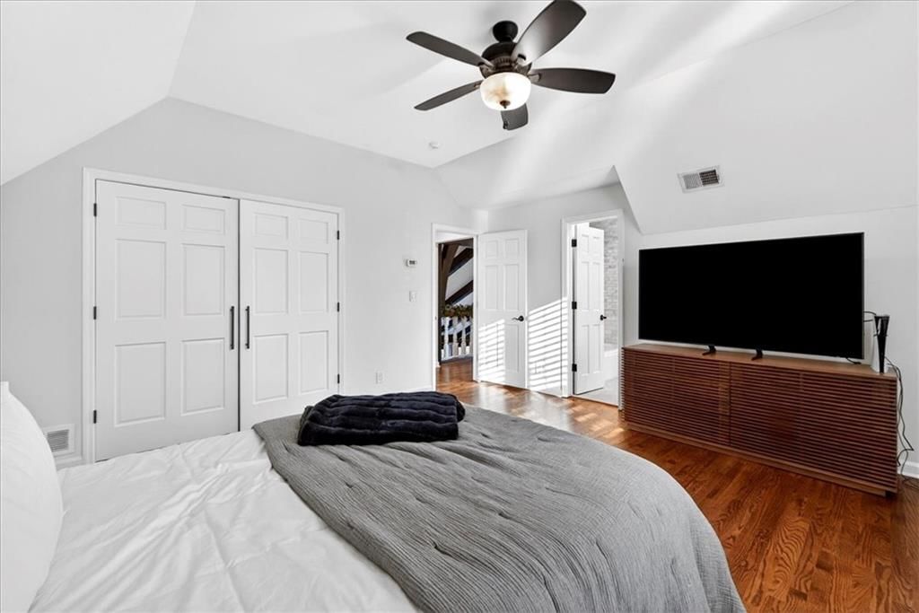 2504 W 70th Terrace — photo 46