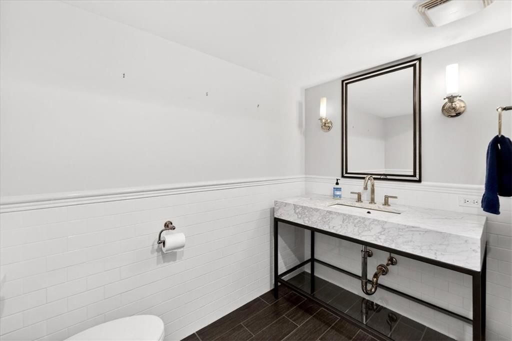 2504 W 70th Terrace — photo 56
