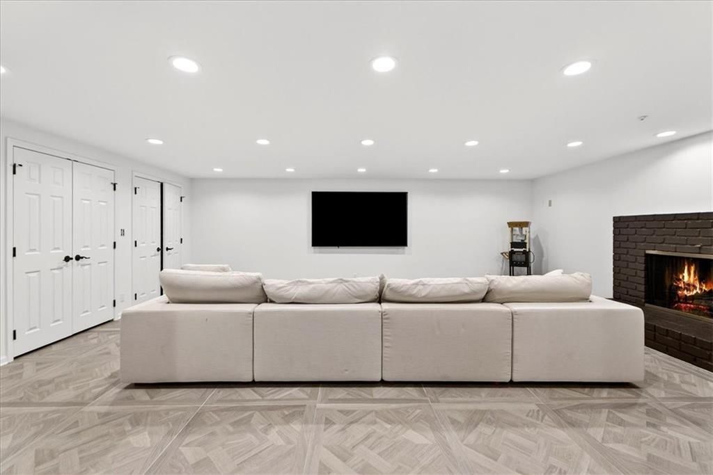 2504 W 70th Terrace — photo 57