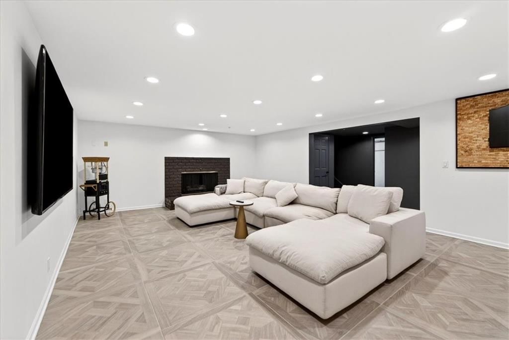 2504 W 70th Terrace — photo 58