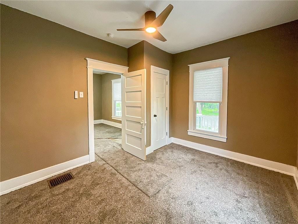 923 E 10th Street — photo 15