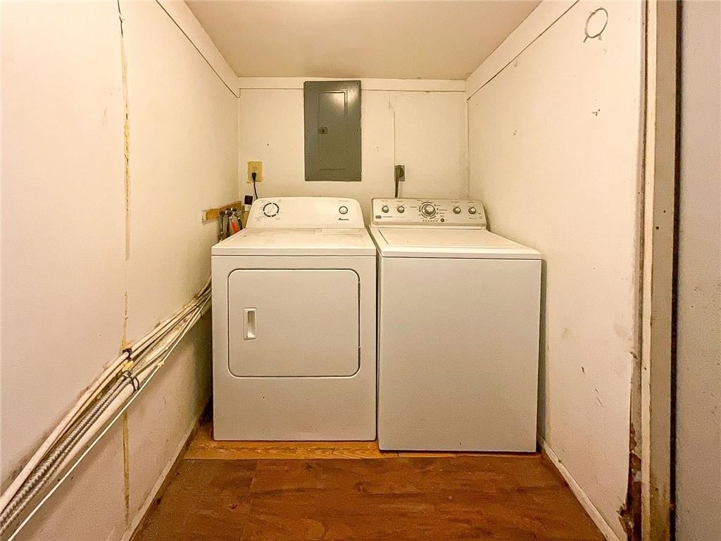 923 E 10th Street — photo 19
