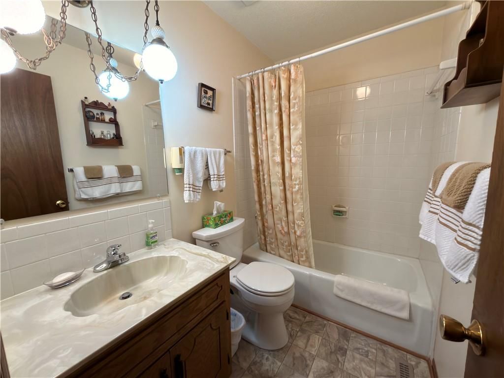 113 Larkin Street — photo 6