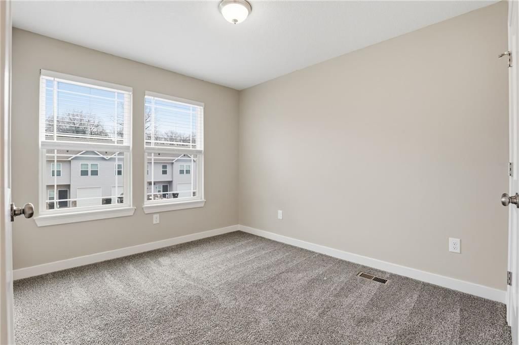 2904 S Harvard Avenue — photo 23