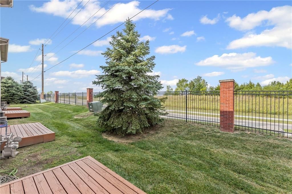 5245 Overland Drive — photo 14
