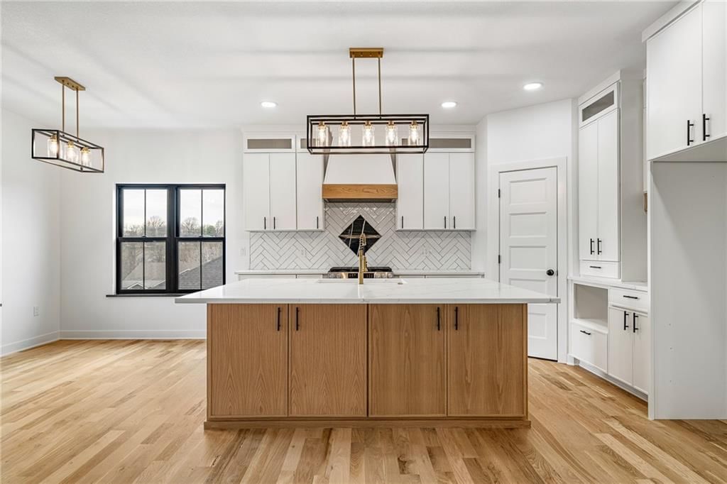 804 SE Pine Court — photo 4