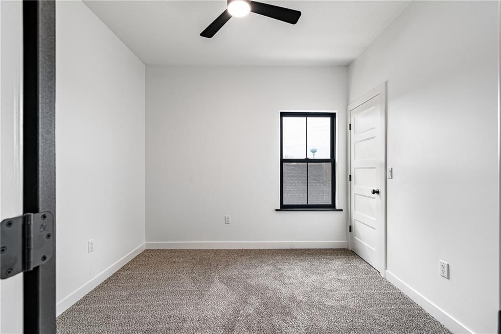 804 SE Pine Court — photo 28
