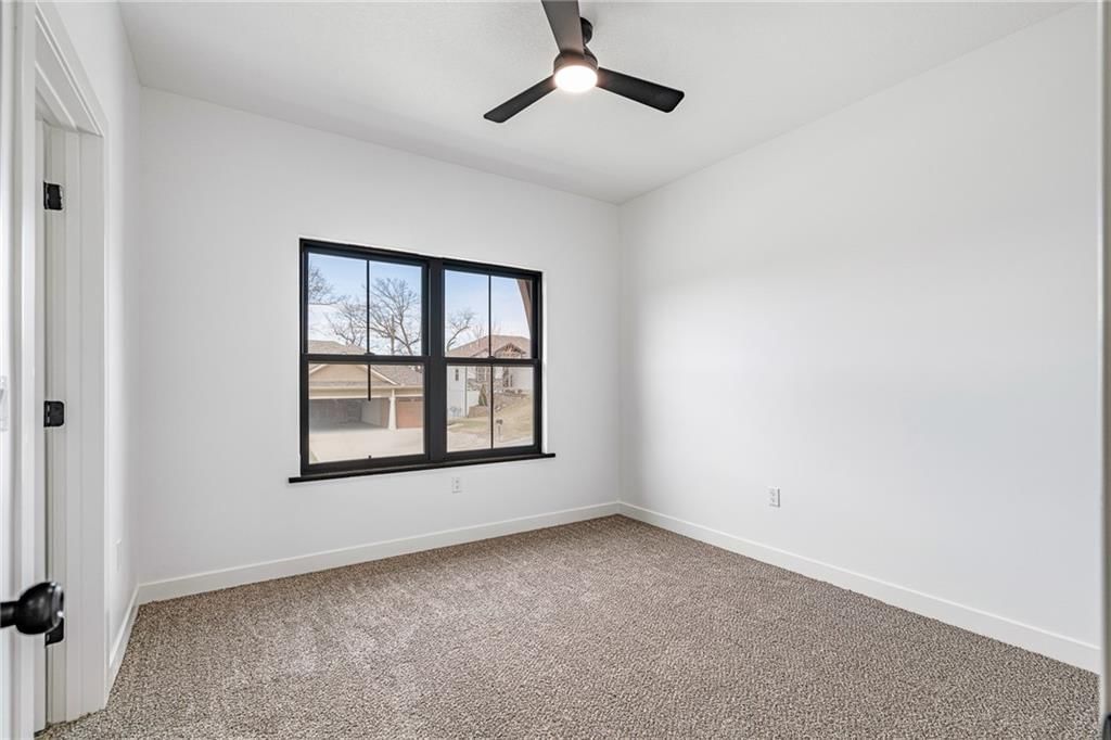 804 SE Pine Court — photo 30