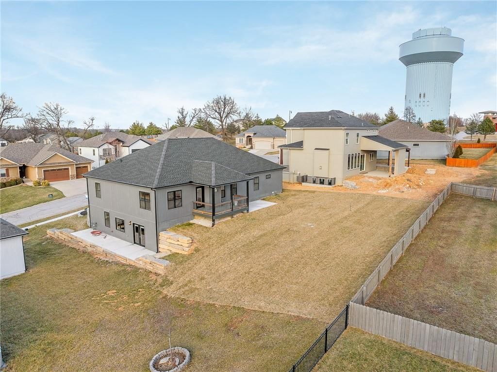 804 SE Pine Court — photo 51