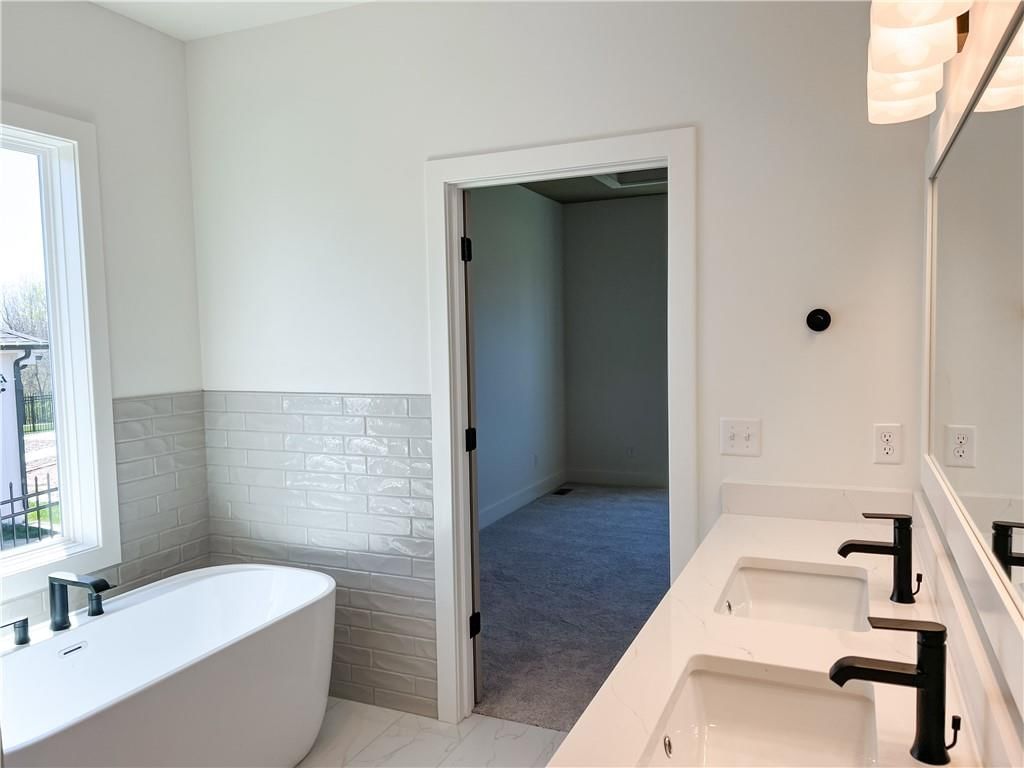 2700 Wheatley Drive — photo 40