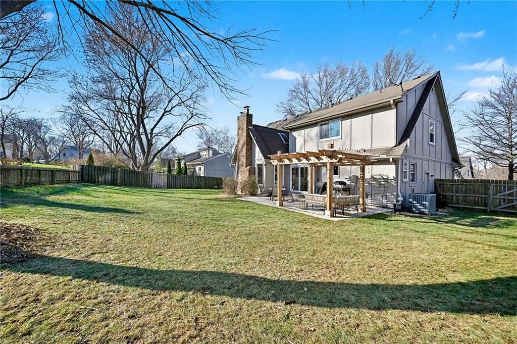 8011 W 113th Street — photo 28