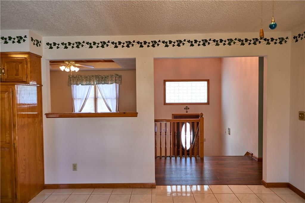 616 NE Michael Drive — photo 4