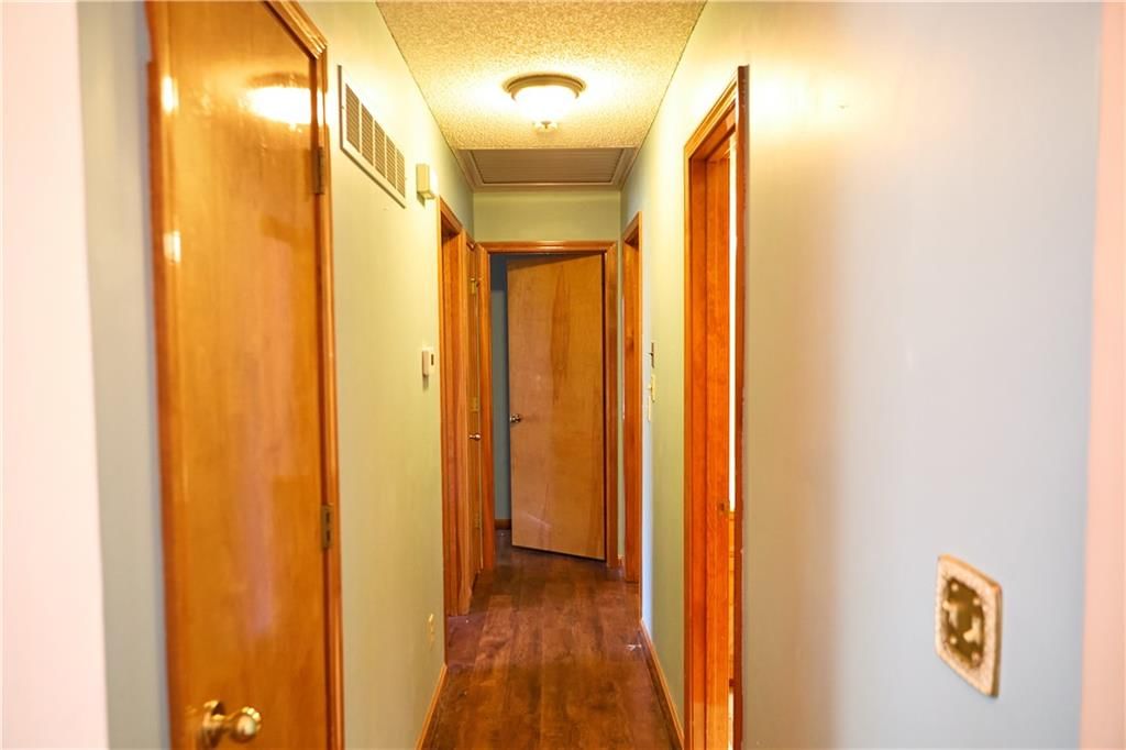 616 NE Michael Drive — photo 8