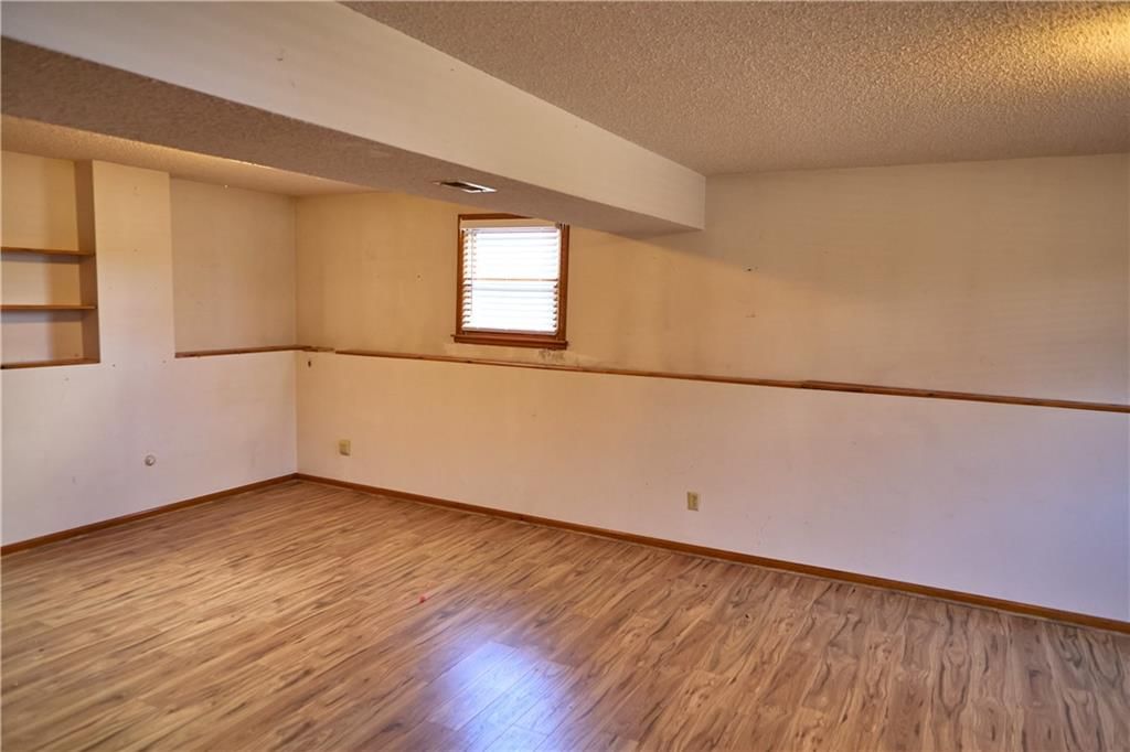 616 NE Michael Drive — photo 28