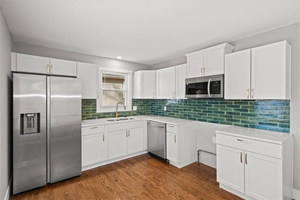 12012 Bennington Avenue — photo 6