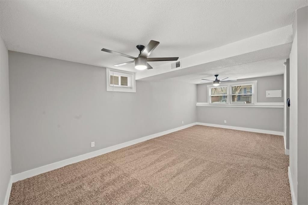 12012 Bennington Avenue — photo 13