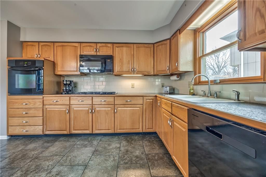 10120 W 65th Street — photo 11