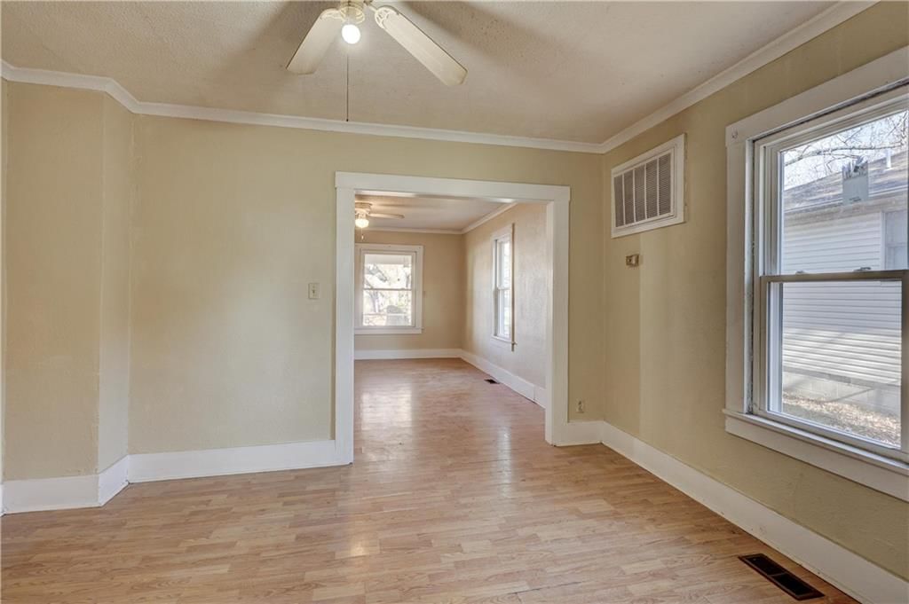 416 E Jackson Street — photo 8
