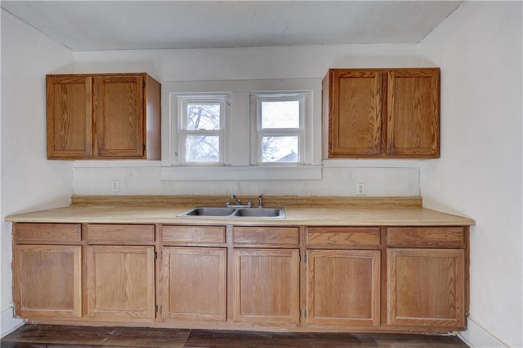 416 E Jackson Street — photo 10