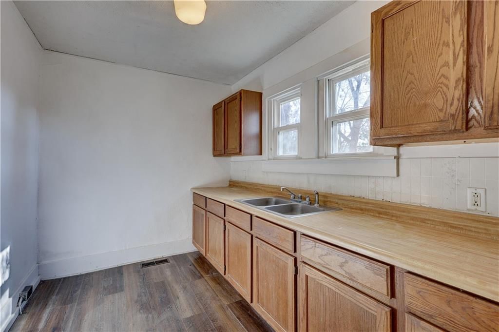 416 E Jackson Street — photo 11