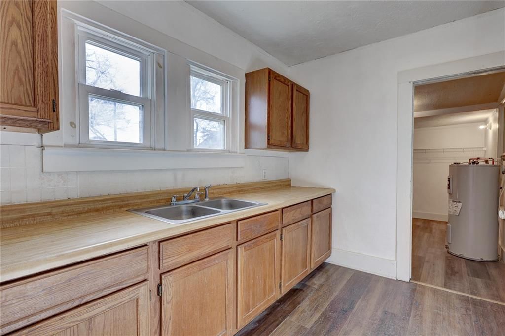 416 E Jackson Street — photo 14