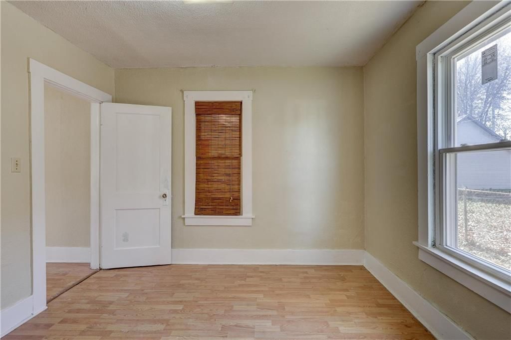 416 E Jackson Street — photo 16