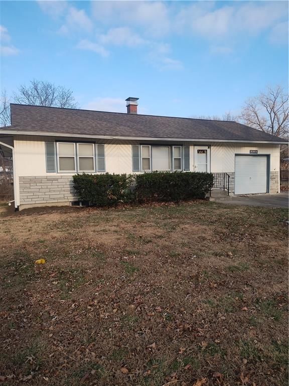 2304 NE Pursell Road, Gladstone, MO