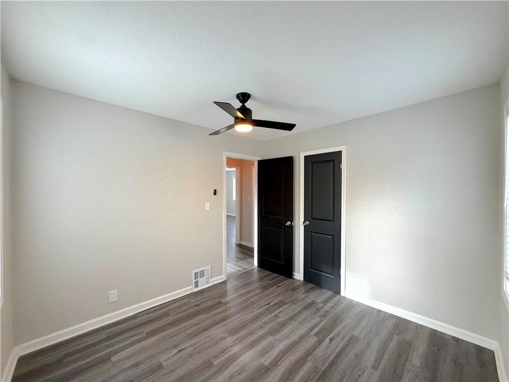 3401 E 58th Terrace — photo 7