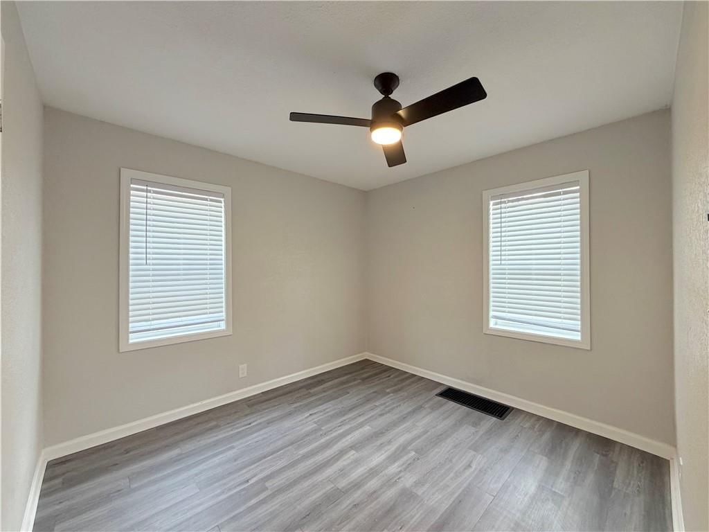 3401 E 58th Terrace — photo 8