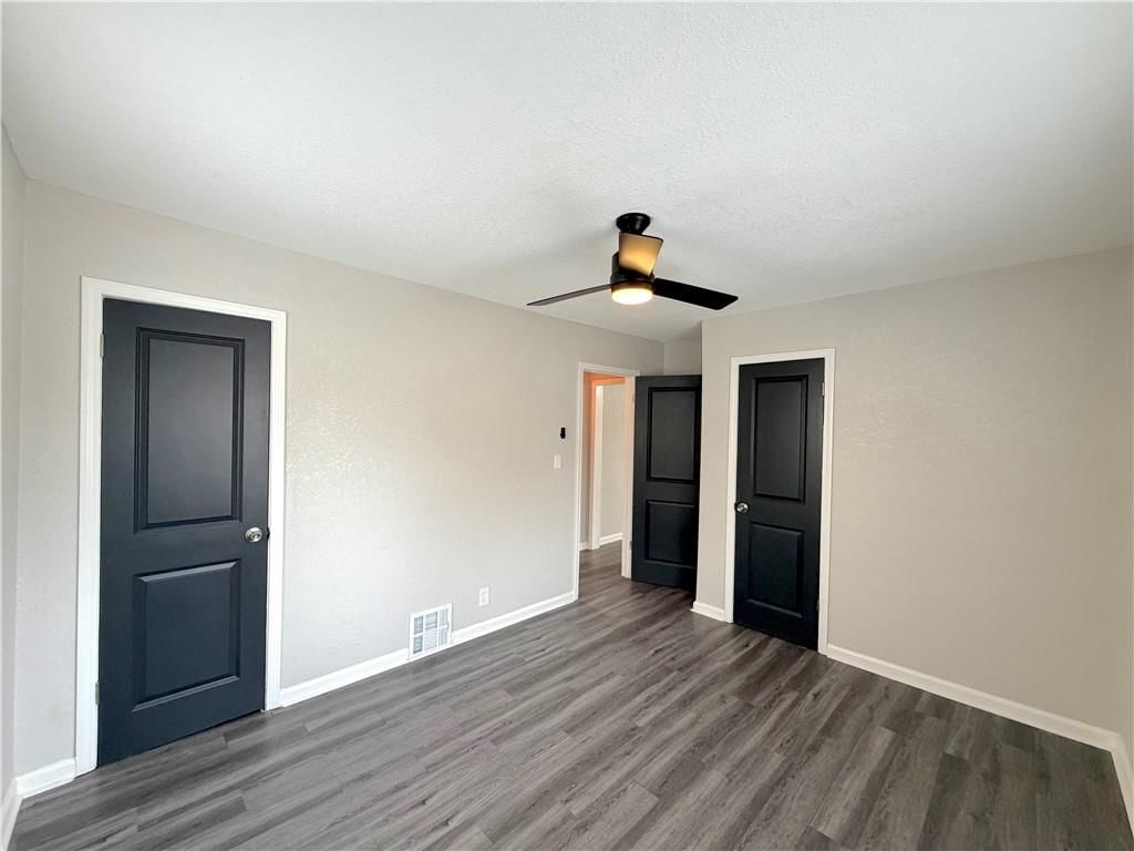 3401 E 58th Terrace — photo 9