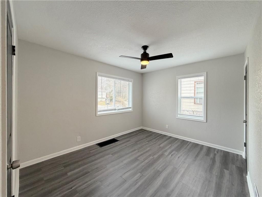 3401 E 58th Terrace — photo 10