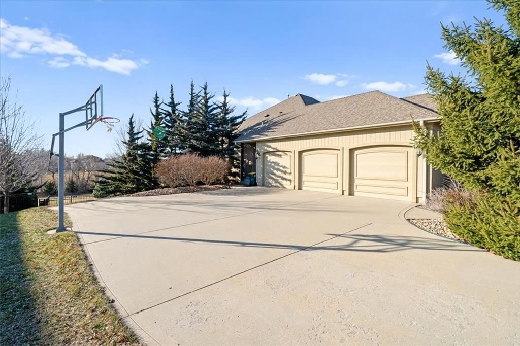 8050 N Caldwell Avenue — photo 48