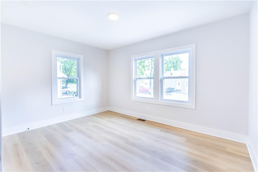 3312 Delavan Avenue — photo 6