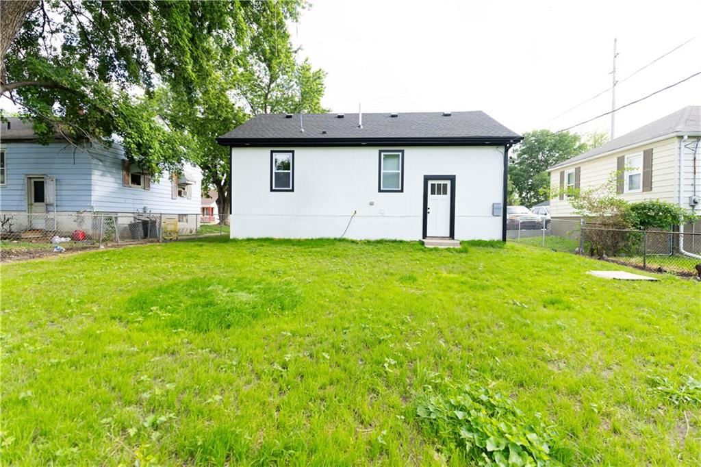 3312 Delavan Avenue — photo 15