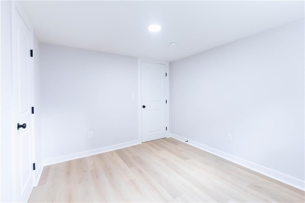 3312 Delavan Avenue — photo 18
