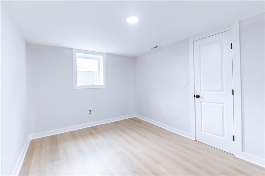 3312 Delavan Avenue — photo 19