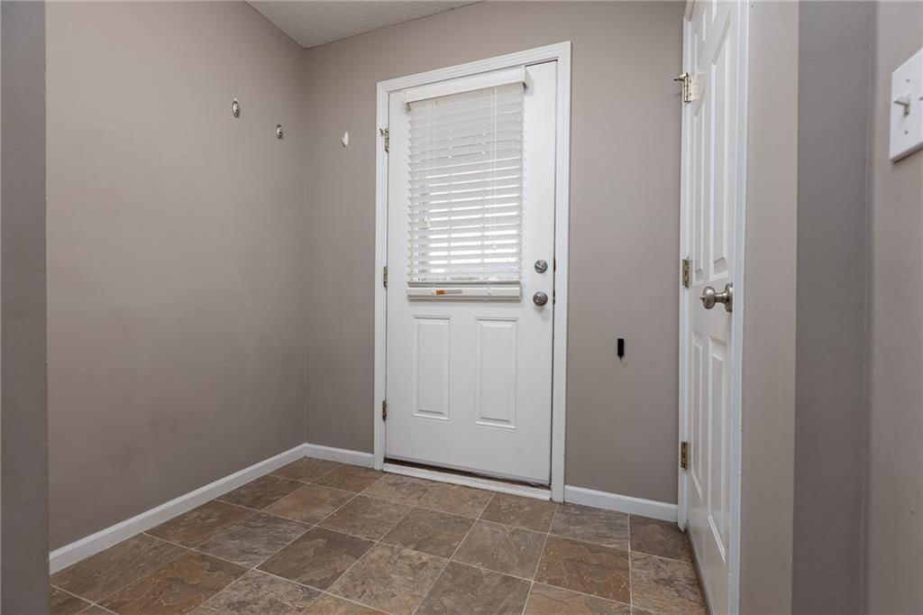 5436 N Fairmount Avenue — photo 4