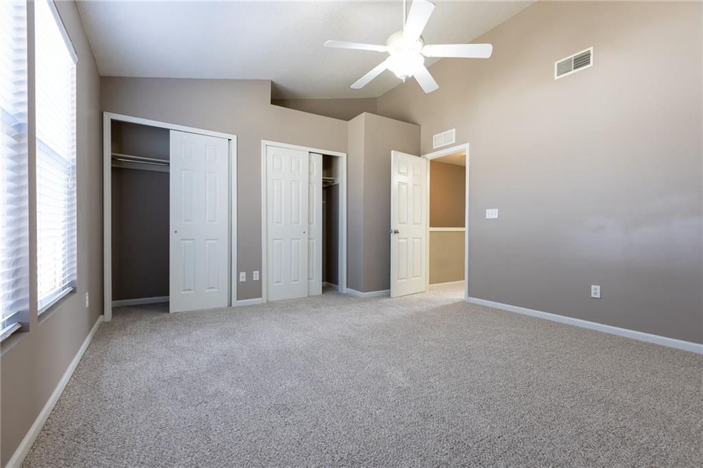 5436 N Fairmount Avenue — photo 22